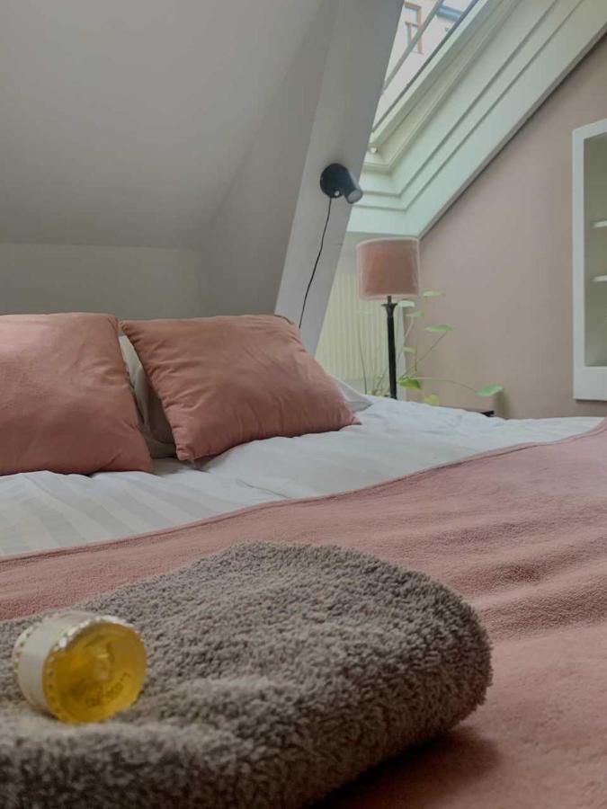 Standard Zimmer mit 1 Kingsize-Bett und Gemeinschaftsbad